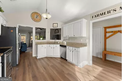 1360 Platinum Drive, Hoschton, GA 30548 - Photo 13