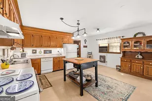 395 E Louise St, Clarkesville, GA 30523 - Photo 13