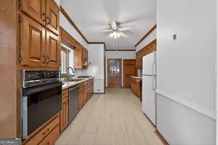 2260 Burlington Ln, Snellville, GA 30078 - Photo 11