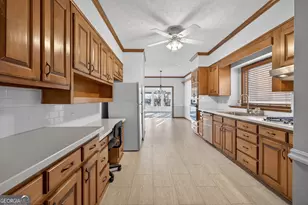 2260 Burlington Ln, Snellville, GA 30078 - Photo 13