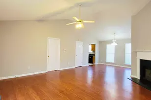 5609 Eagles Feather Ln, Riverdale, GA 30274 - Photo 7