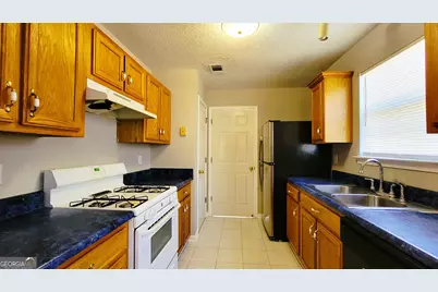 5609 Eagles Feather Lane, Riverdale, GA 30274 - Photo 13