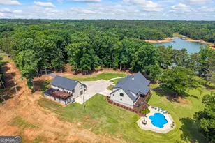 300 Black Pt Dr, Hartwell, GA 30643 - Photo 15