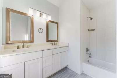 922 Fox Valley Court, Stone Mountain, GA 30088 - Photo 17