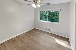 2416 Peachwood Cir NE, Atlanta, GA 30345 - Photo 15