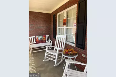 637 Lakeview Drive, Newborn, GA 30056 - Photo 3