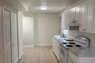 2237 Emerald Castle Dr, Decatur, GA 30035 - Photo 3