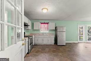 2346 4th St, Gainesville, GA 30504 - Photo 3