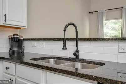 1761 Liberty Parkway NW, Atlanta, GA 30318 - Photo 15