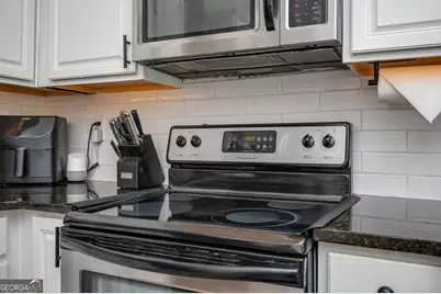 1761 Liberty Parkway NW, Atlanta, GA 30318 - Photo 17