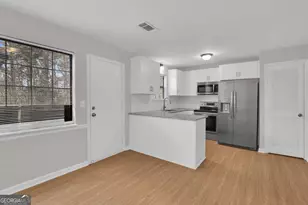 3033 Parkside Ct, Snellville, GA 30078 - Photo 5