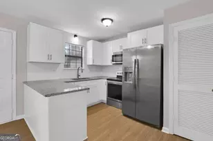 3033 Parkside Ct, Snellville, GA 30078 - Photo 7