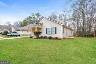 138 Pope Ln, Newnan, GA 30263 - Photo 3