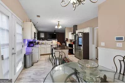 1062 Crown Landing Parkway, McDonough, GA 30252 - Photo 9