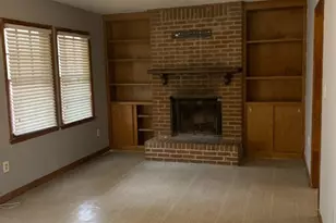 35 Triple Crown Ln, Ellenwood, GA 30294 - Photo 3