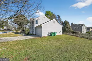 4292 Linecrest Ln, Ellenwood, GA 30294 - Photo 3