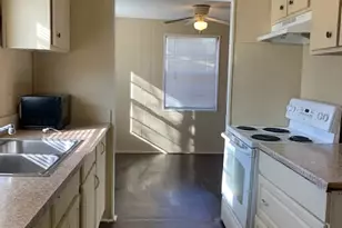 75 Greenway Ct, McDonough, GA 30253 - Photo 3