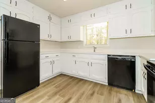 2255 Kings Forest Dr SE, Conyers, GA 30013 - Photo 5