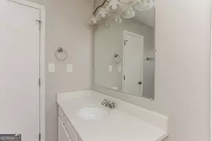 10442 Tara Pointe Dr, Jonesboro, GA 30238 - Photo 11