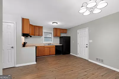 996 Forest Valley Drive SE, Atlanta, GA 30354 - Photo 9