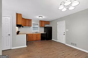 996 Forest Valley Dr SE, Atlanta, GA 30354 - Photo 9