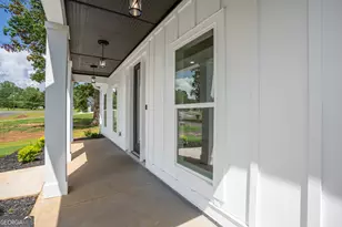 135 Oak Terrace Dr, Baldwin, GA 30511 - Photo 3