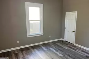 319 E Broadway St, Griffin, GA 30223 - Photo 9