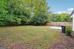 1382 Elizabeth Ln, East Point, GA 30344 - Photo 31