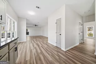 300 Emerald Way, Senoia, GA 30276 - Photo 15