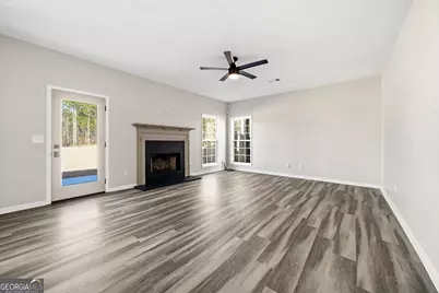 300 Emerald Way, Senoia, GA 30276 - Photo 17