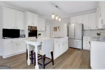 2405 Kimbrough Court, Sandy Springs, GA 30350 - Photo 19