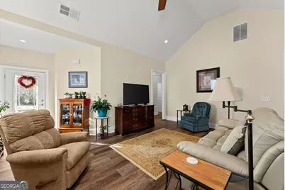 117 Village Green Way, Clarkesville, GA 30523 - Photo 5