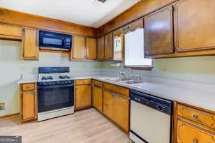 290 Lori Ln, Riverdale, GA 30296 - Photo 15