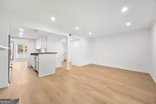 22 Ivy Pkwy NE, Atlanta, GA 30342 - Photo 7