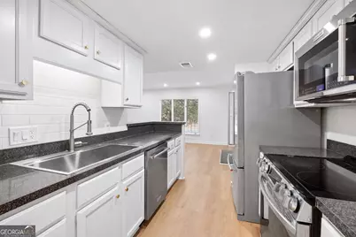 22 Ivy Parkway NE, Atlanta, GA 30342 - Photo 13