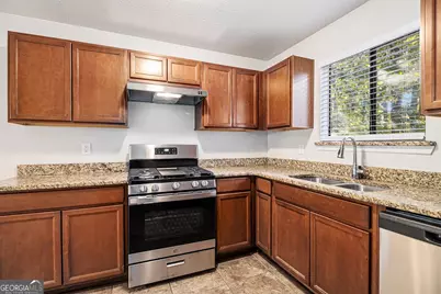 1169 Oaks Place, Stone Mountain, GA 30083 - Photo 17