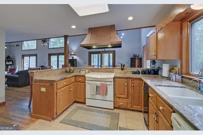 396 Greenleaf Drive, Lavonia, GA 30553 - Photo 9