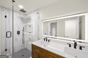 2744 Marco Dr NW, Atlanta, GA 30318 - Photo 17