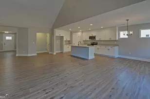 310 Park Pl Dr, Lavonia, GA 30553 - Photo 9