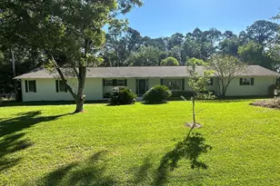 614 N Victory Dr, Lyons, GA 30436 - Photo 1