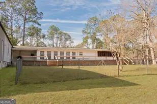 614 N Victory Dr, Lyons, GA 30436 - Photo 5