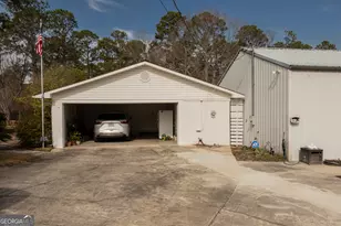 614 N Victory Dr, Lyons, GA 30436 - Photo 3