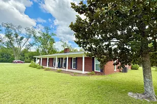 201 Burketts Ferry Rd, Hazlehurst, GA 31539 - Photo 5