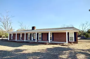 201 Burketts Ferry Rd, Hazlehurst, GA 31539 - Photo 1