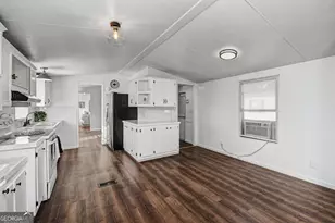 73 Lillian Cir, Stockbridge, GA 30281 - Photo 7