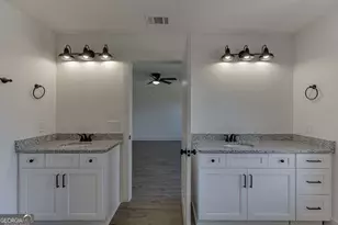 569 Clayton St, Commerce, GA 30529 - Photo 29