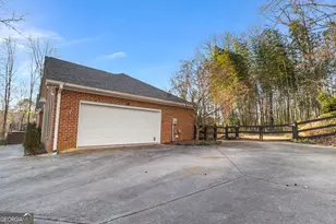 1031 Barnett Pl, Athens, GA 30605 - Photo 5