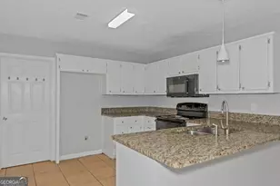 213 Robin Ln, Stockbridge, GA 30281 - Photo 9