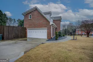 1435 Barrett Pl Ln, Lawrenceville, GA 30043 - Photo 11