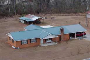 898 Sycamore Ln, Baxley, GA 31513 - Photo 1